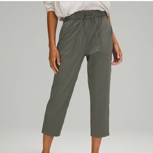 Lulu Stretch High Rise Crop Pants 23”